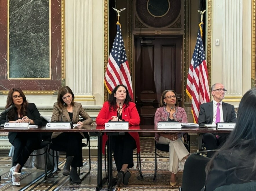It was a pleasure to join my fellow Biden-Harris Administration officials in a @WhiteHouse briefing for over 50 @NAHJ members and students. I reiterated HUD's resources available to help those who call this nation home attain affordable housing and homeownership opportunities.