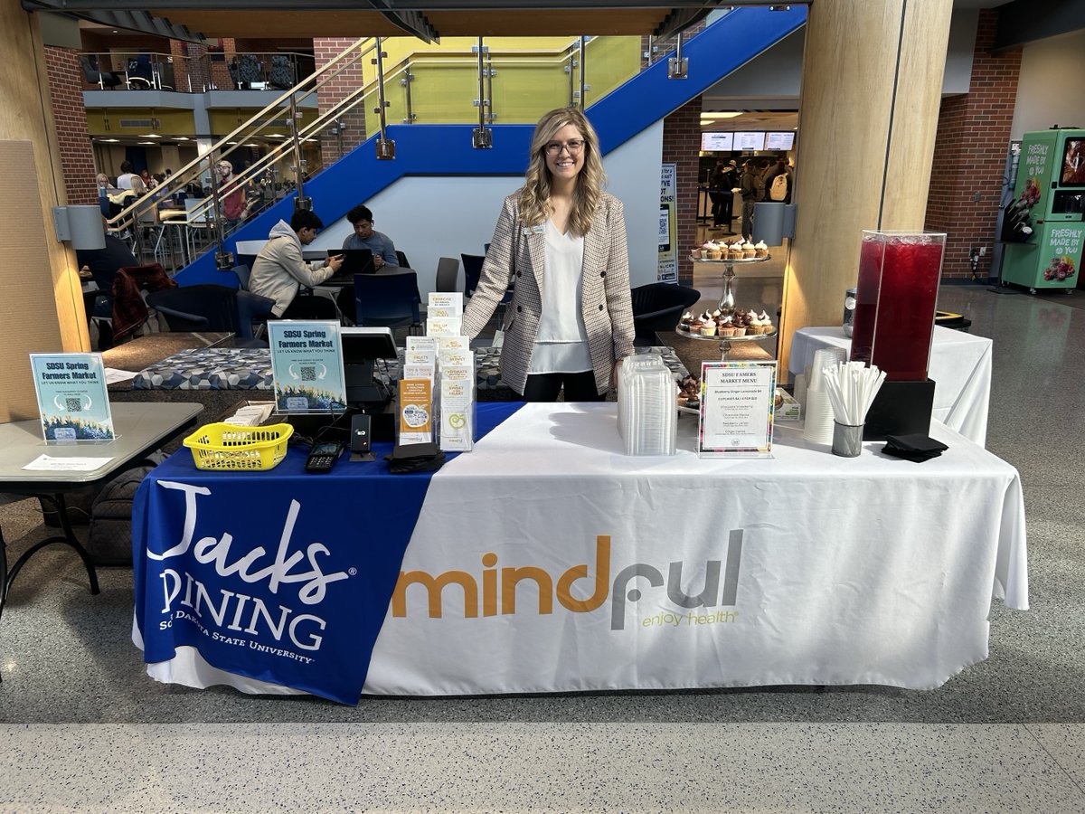sdstatedining's tweet photo. 📷Our spring SDSU Farmers Market was yesterday and it was a blast to see everyone. We hope you had as much fun as we did. If you had attended, please let us know what you thought about it!📷

https://t.co/wprGCOG3iE https://t.co/HThZm4GoWD