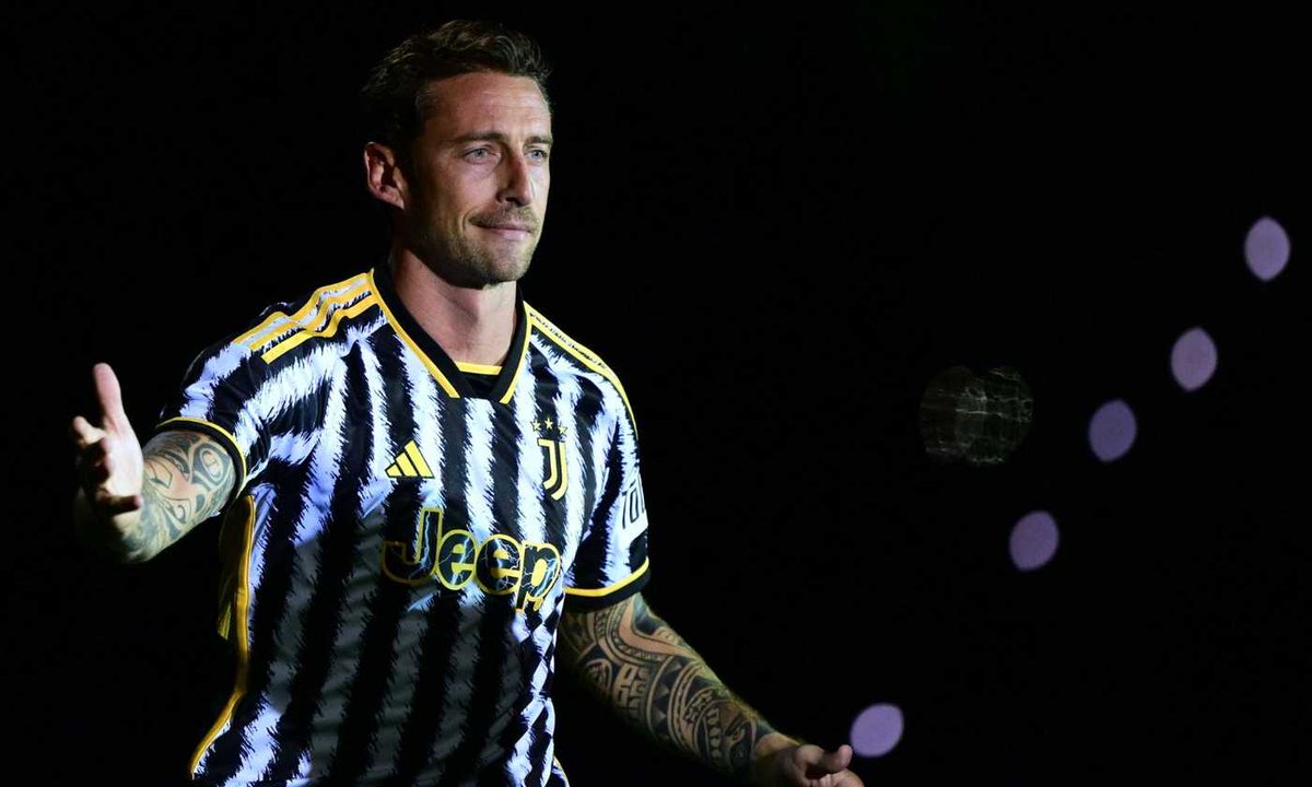 cmdotcom's tweet photo. Ex #Juve, #Marchisio riparte da #Circum: 'Per lanciare i migliori giovani italiani' #calciomercato https://t.co/IGt12uUH3A https://t.co/bMS0No8Hle