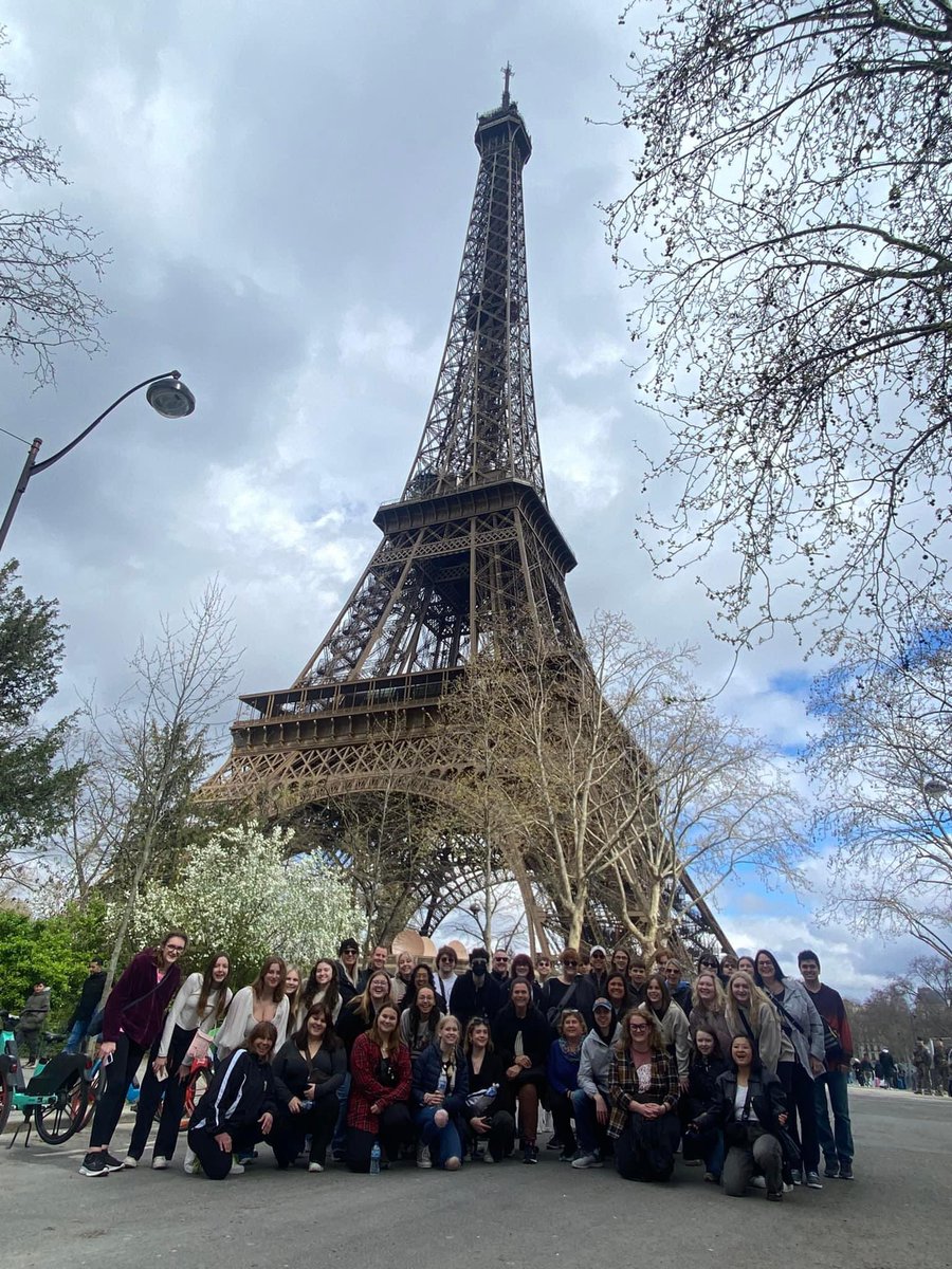 m_oilar's tweet photo. •165,000+ steps
•90 @NobSchools students &amp; staff travelers
•33+ hours to get home
•2 countries
•1 experience of a lifetime

We had an amazing 10 days in France and Spain! I’ll remember this trip forever. I’m so glad we got to experience it together! 🇫🇷🇪🇸 https://t.co/hqT7BZPnLn