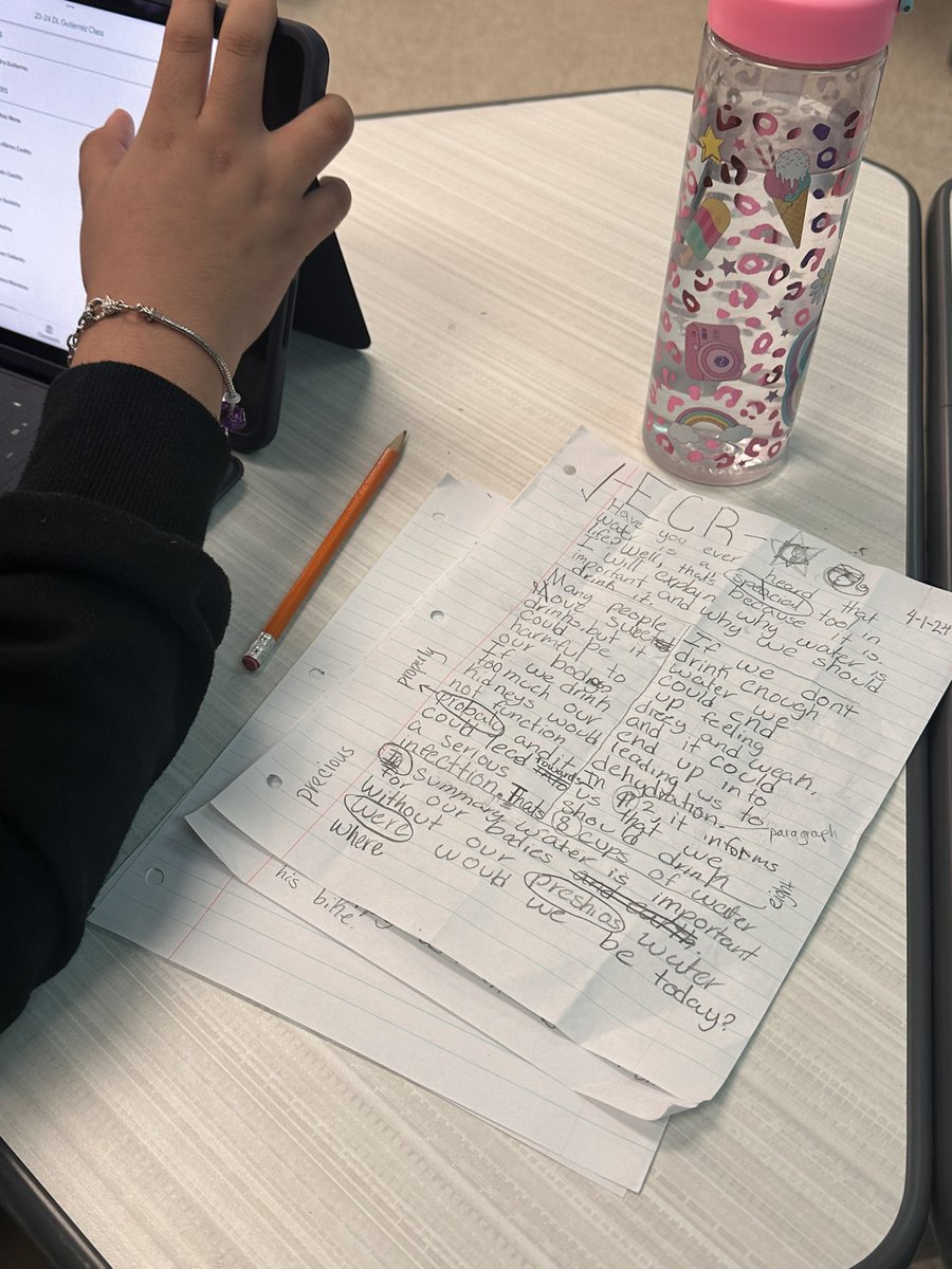 Gutierrez is conferring with 5th grade Ss over argumentative writing samples today - students are explicitly stating their argument, citing evidence, and explaining reasoning. It’s clear they understand how to construct an argument. ECR! @LANschools @pdilley5 @rogers_buchana