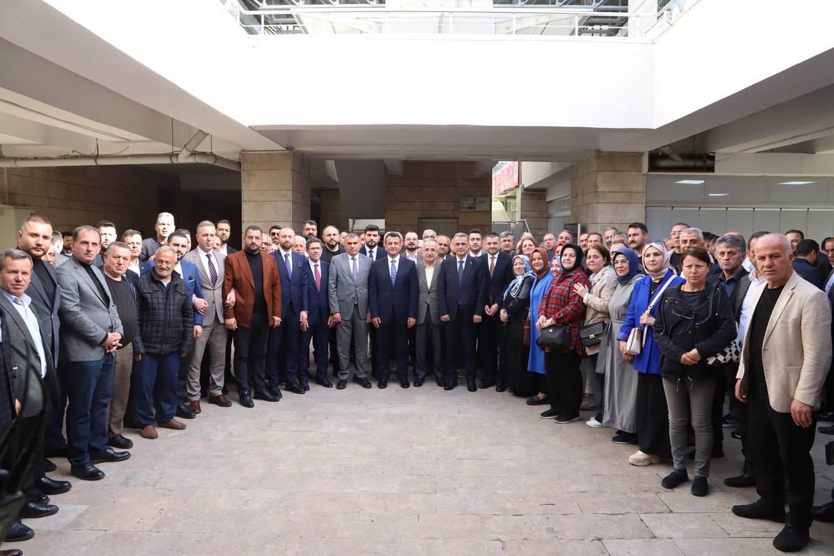 Büyükşehir Belediye Başkanımız Sn. Halit Doğan'ın ve İlkadım Belediye Başkanımız Sn. İhsan Kurnaz'ın mazbata alma törenlerine katıldık. Büyükşehir Belediye Başkanlığı görevini devreden Mustafa Demir Başkanımıza, şehrimize yapmış olduğu değerli hizmetlerinden dolayı gönülden