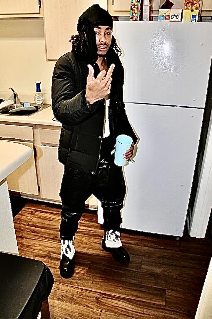 HippyCocaine's tweet photo. NO CAP LIL BRO THE HARDEST UG ARTIST RN !!!🚨🚨🚨‼️ https://t.co/LrHf868hbI https://t.co/pwiuAog4Dq