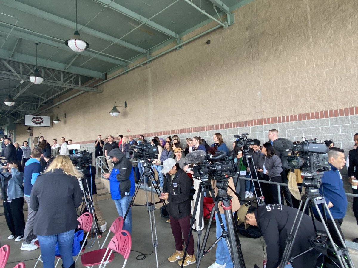 .@mathewjmiranda and I are at a news conference talking about the Oakland Athletics’ move to Sutter Health Park in West Sacramento. So, so many people are here, including those representing the Sacramento Kings. I saw a cart already wheeling out boxes labeled Future A’s hats