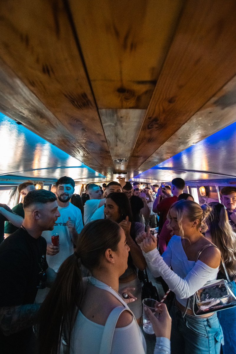 Our latest barge bash was a blast, and it’s clear to say the fun just keeps getting better! 

From start to finish, the boat was absolutely rocking! As we wrap up our intimate series, designed to bring you unique and exclusive experiences, we set sail into summer. ✨