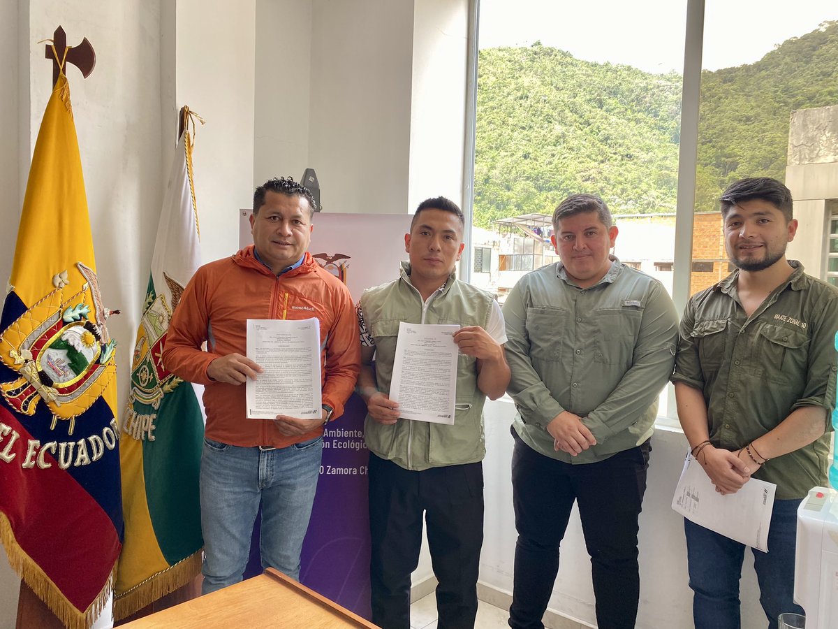 '¡Excelentes noticias! 🗞️

El Pangui  obtuvo la Licencia Ambiental para el proyecto: Construir, Operar el Centro de Gestión Integral de Residuos Sólidos.  

#GestiónSostenible #Ambiente