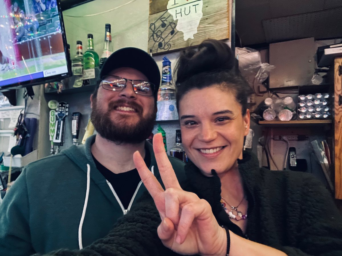 Rapunzzzle's tweet photo. The end of an era … I only got three more shifts left guys . 

Nights they don’t remember. With people I won’t forget !!! 

HUT HUT HIKKKKKEEEEE ! 

#comecome https://t.co/v2w7a9ge3R