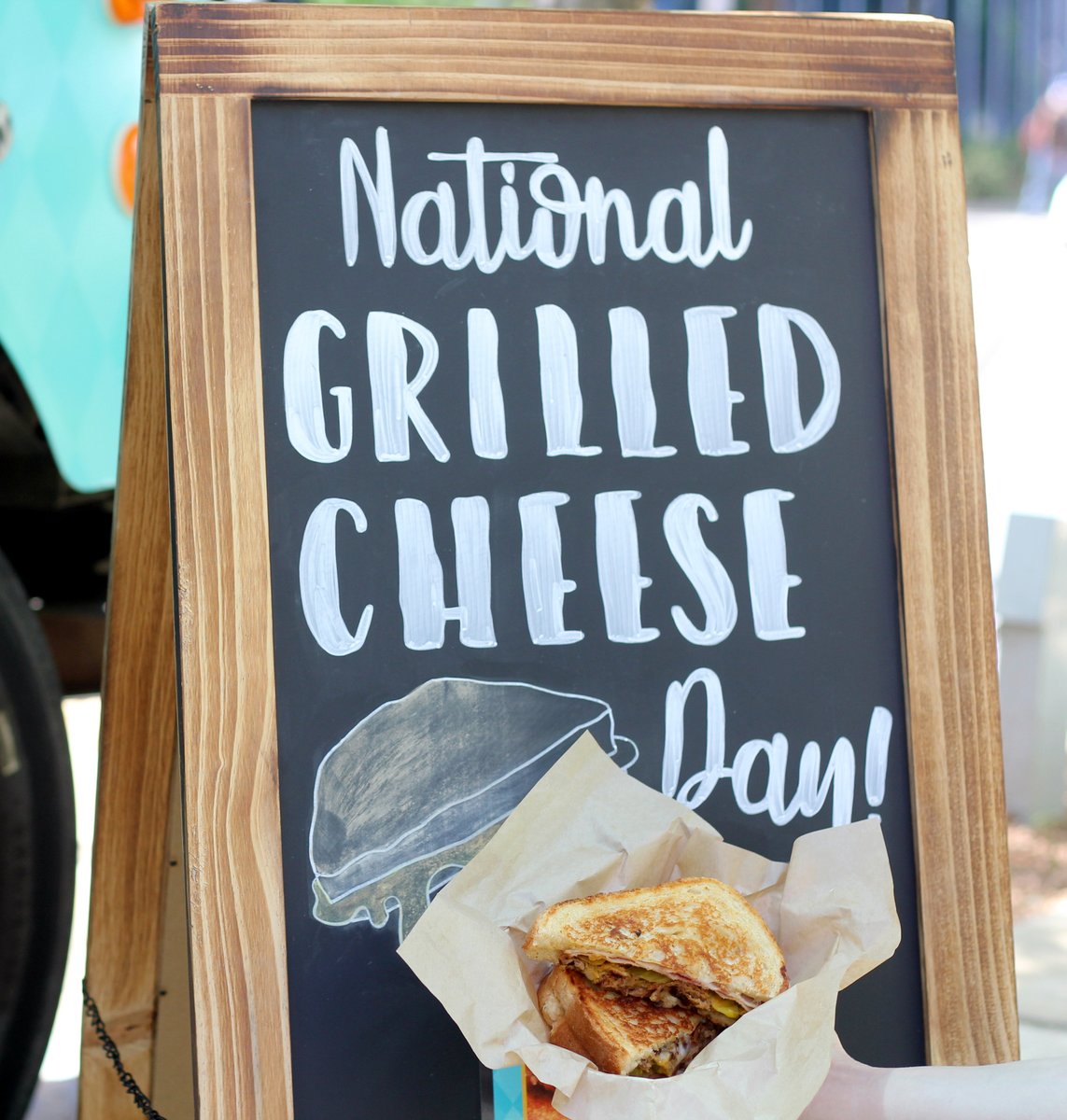 minervaco's tweet image. Hey Dallas folks, got plans next Friday? 👀 April 12th is #NationalGrilledCheeseDay and our friends at @RuthiesForGood will be at @KlydeWarrenPark for lunch to celebrate, with photo ops, fun surprises, and of course, the #BestGrilledCheeseInTexas. 🧀 

#MinervaClient