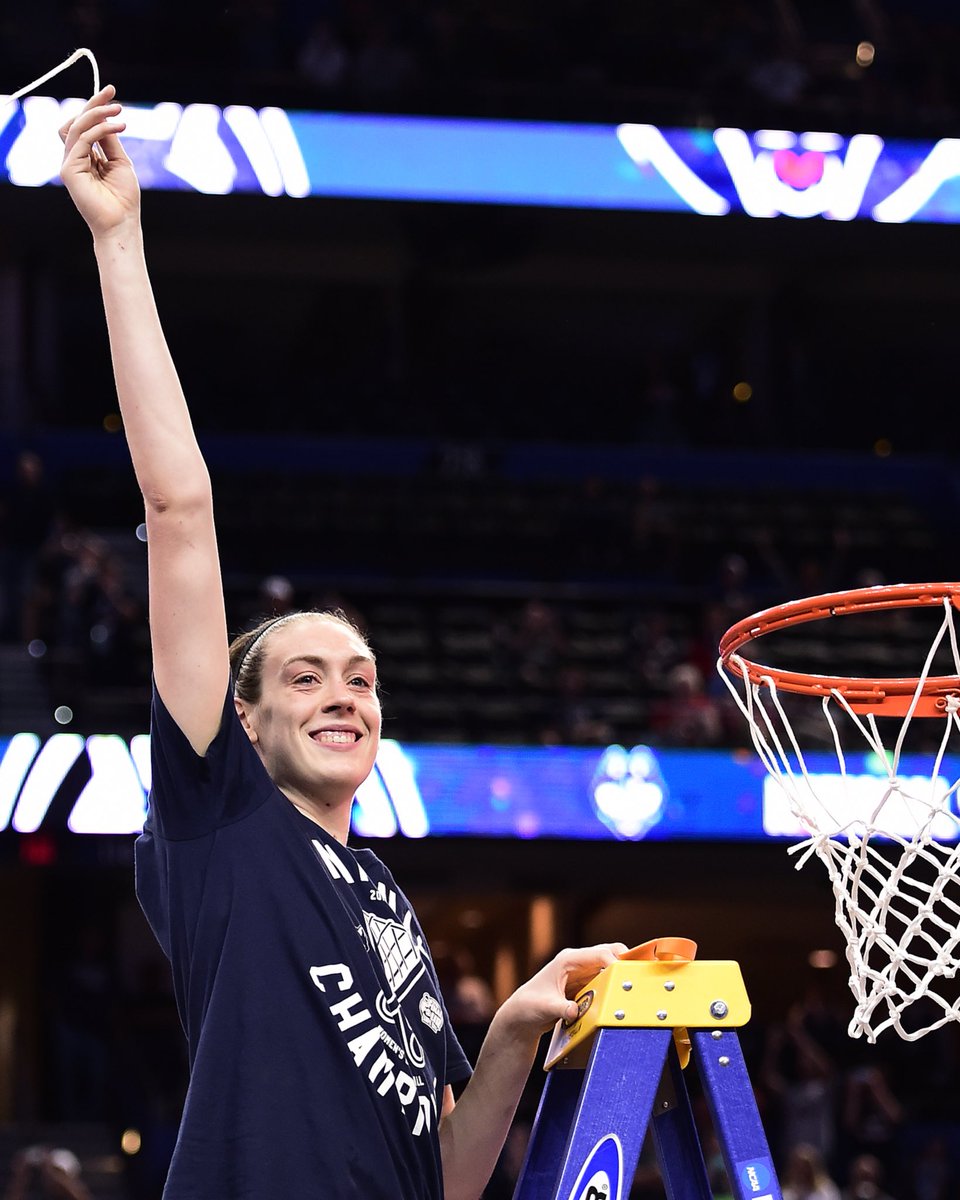 breannastewart tweet picture