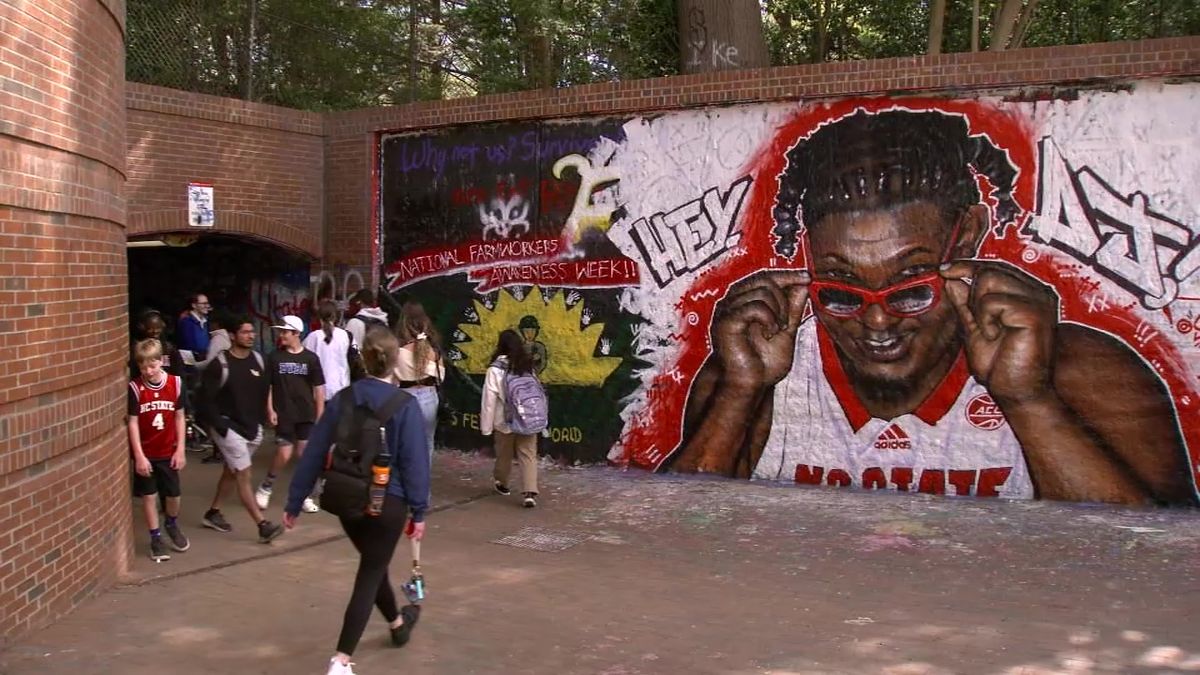 ABC11_WTVD's tweet photo. The DJ Burns mural at NC State's Free Expression Tunnel is 🔥🔥🔥
>>https://t.co/hMJpCUUOQK https://t.co/5oCIgBbq2P
