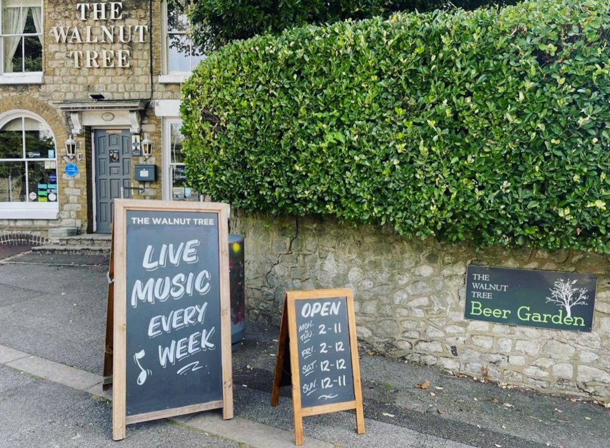 The Walnut Tree 📍 Maidstone Live Band Music Quiz - 4th April Band of Rogues - 5th April Jam Night - 8th April Billy's Band - 12th April The Shambolics - 26th April #whatsoninkent #visitkent#visitbritian #kent #livemusic #musicnight #pubquiz #kentpubs #maidstone #barming