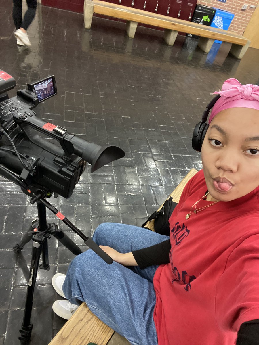 Mara K. Bell tweet media