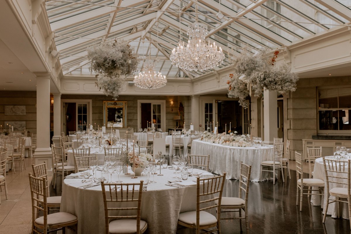 Lauren & Daragh's stunning Wedding Reception at Tankardstown House 🤍 Fabulously styled by @wild_bunch_flowers, captured by @emmakennyweddings #TankardstownHouse #WeddingReception #LuxuryWedding #IrishWedding #IrishCountryHouse #ExclusiveWeddingVenue #CountryHouseWedding