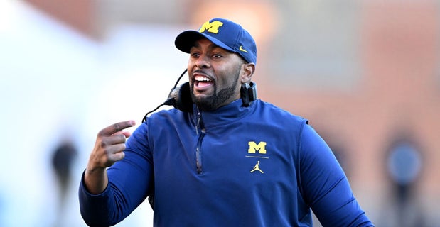 * Latest on #Michigan #Wolverines Recruiting * On the Football Recruiting Pod this week, @cpetagna247, @Andrew_Ivins and I discussed the latest under head coach @Coach_SMoore. Check it out: 247sports.com/college/michig… @247Sports / @michiganinsider