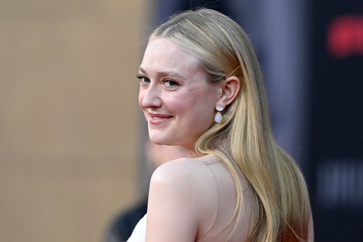 DakotaFSource's tweet photo. Dakota: "Ripley" Los Angeles premiere - April 3, 2024 - Part 9: https://t.co/CoCaFU17Zz
#DakotaFanning #Dakota #Fanning #DakotaFanningDaily #DakotaFanningSource #Appearances #Ripley #Premiere https://t.co/OB2jcNJ6hT