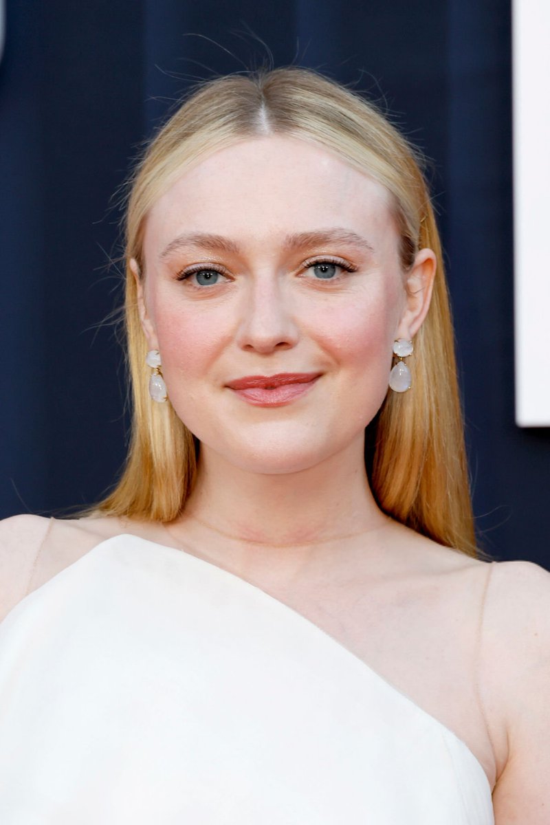 DakotaFSource's tweet photo. Dakota: "Ripley" Los Angeles premiere - April 3, 2024 - Part 10: https://t.co/CoCaFU0Aa1
#DakotaFanning #Dakota #Fanning #DakotaFanningDaily #DakotaFanningSource #Appearances #Ripley #Premiere https://t.co/lMYMwtZerL