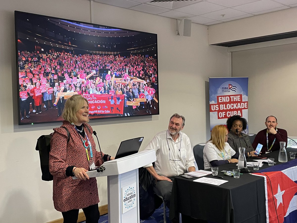 🇨🇺 President Emma Rose popped by to celebrate the @NEUnion’s long history of solidarity with Cuba and all the work the union has done over the years - from the Viva la Educación appeal, to sponsoring the Screen Cuba film festival. #NEU2024