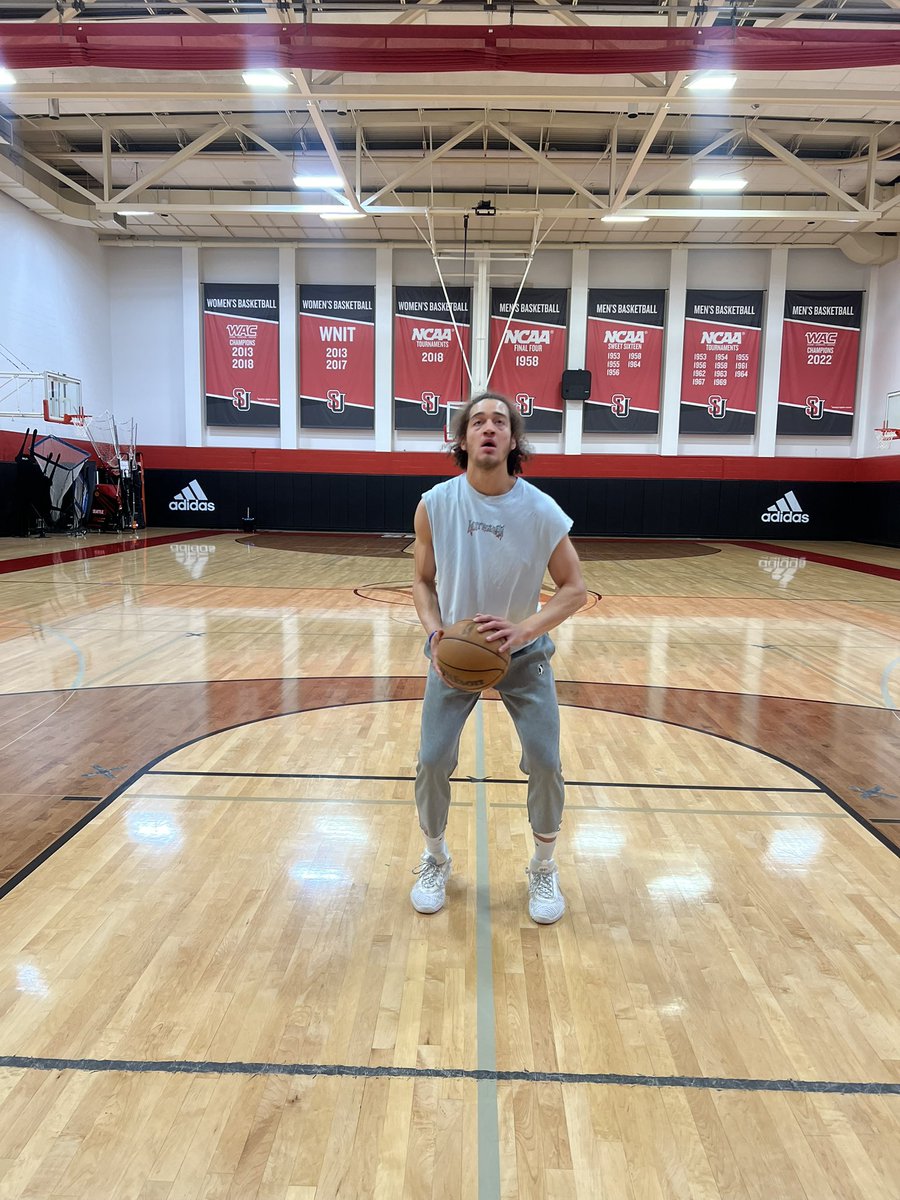 TOP OF THE TOP GOOD AM <a href="/EllebyCj/">CJ</a> #HOTBREAD