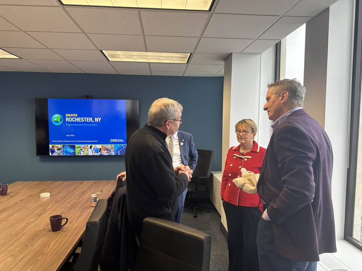 RochesterChambr's tweet image. .@BobDuffyROC &amp;amp; our team were honored to join partners @GRERochesterBiz &amp;amp; @CityRochesterNY to welcome a delegation from our sister city in France, @MetropoleRennes, including mayor @NathalieAppere 🇫🇷

We look forward to continued partnership &amp;amp; joint economic development efforts!