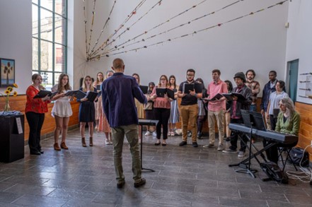 Join us Friday, April 26 from 1:00 to 1:30 pm for a special performance by the Fitchburg State Chamber Choir. Fitchburg State University is our main sponsor for Art in Bloom. @Fitchburg_State