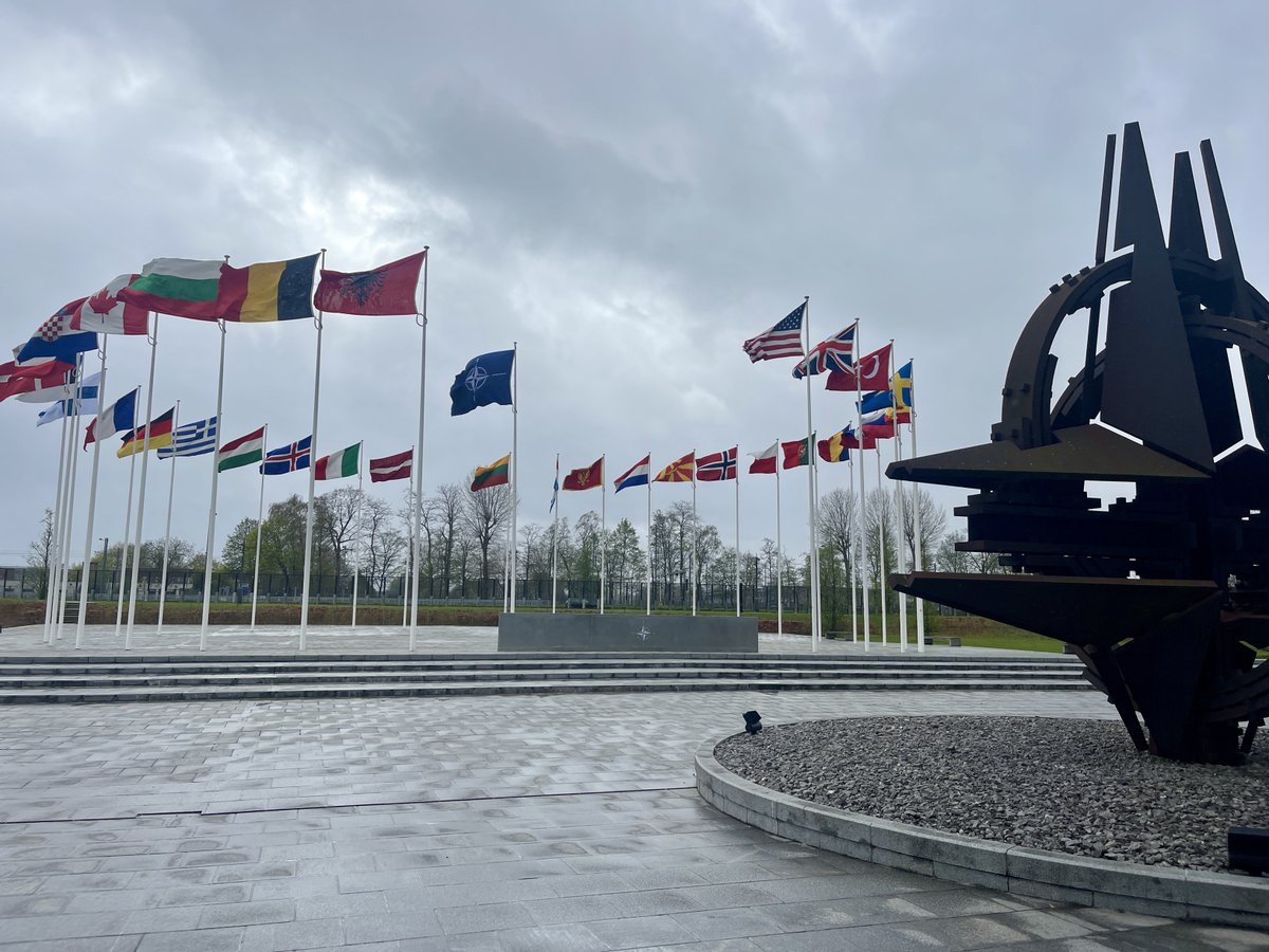 Happy anniversary @NATO! As founding members Norway and Canada have benefitted from the collective security of the Alliance for 75 years. Bigger, stronger and more united than ever, NATO remains the cornerstone of our defence and security cooperation. #1NATO75years