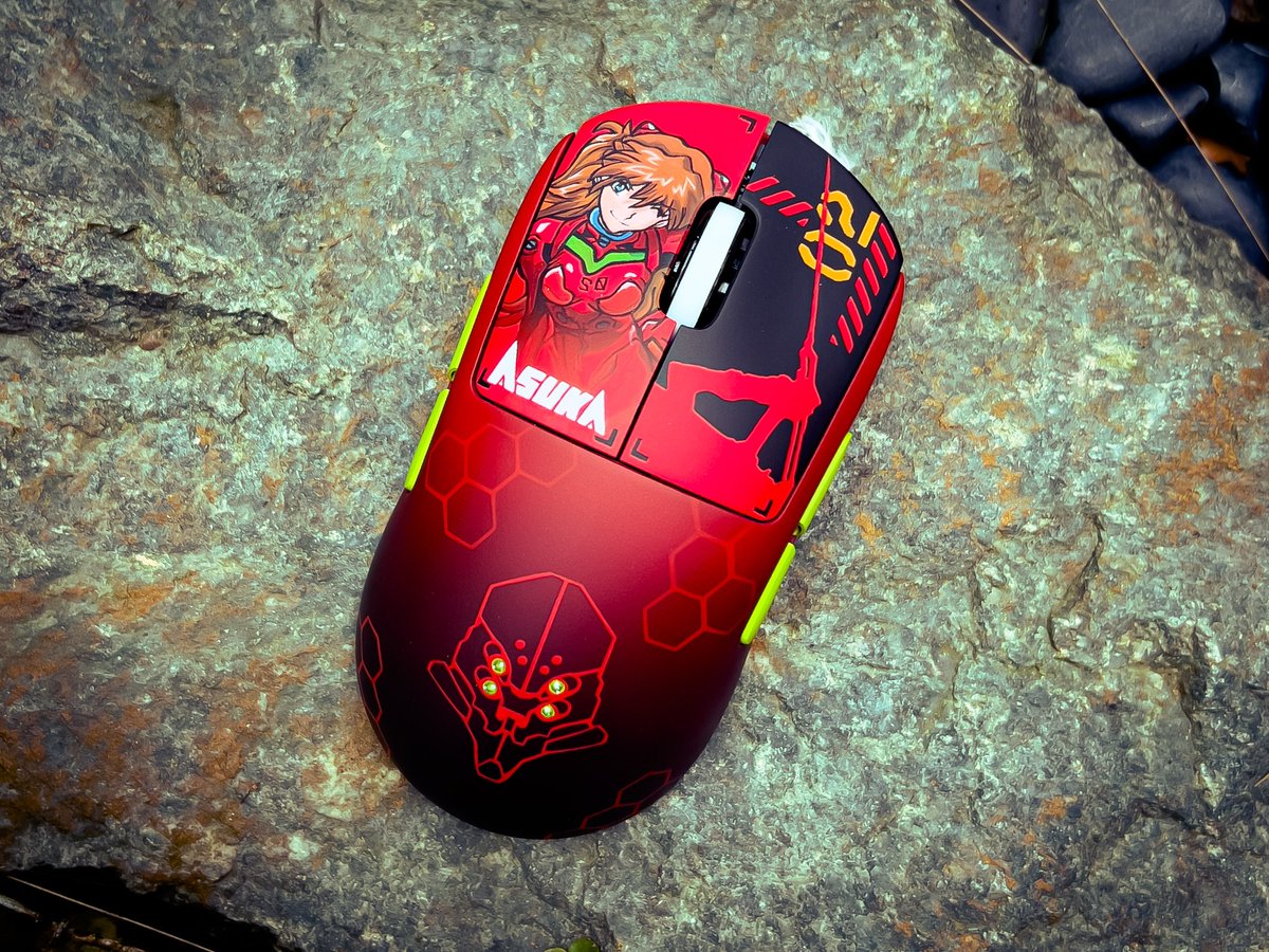 An Evangelion themed custom @LogitechG Pro Wireless Where are my Asuka fans? 0️⃣2️⃣