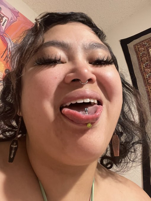 Changed my tongue piercing to honor the drop of the Beetlejuice trailer&hellip; tell me you&rsquo;re emo without telling