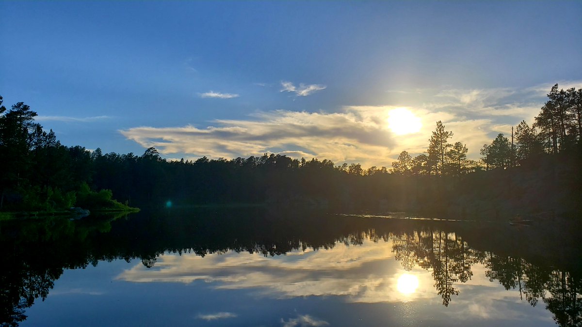 BlackHillsNF's tweet photo. #ForestFeatureFriday: After last weekend & the forecast showing possible snow again this weekend, we have to ask ... who is ready for warmer temperatures? Bismark Lake offers a day-use area that is open year-round. https://t.co/LvwNpny28S https://t.co/YxN0ugYuiZ