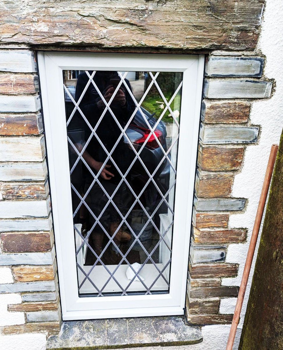 Our Wadebridge team recently completed this #window and #door installation that perfectly complements the timeless charm of a #traditional cottage. camelglass.co.uk