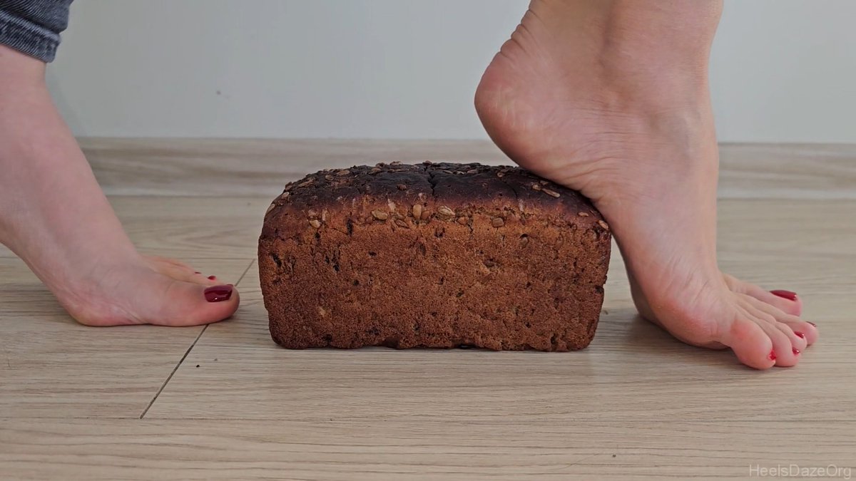 DazeOrg's tweet photo. https://t.co/DwdNCLt28t #c4s #clips4sale #barefoot #barefeet #soles #footfetish #feetfetish #wrinkledsoles #breadcrush #trample #archedfeet #footpic #barefootcontent #foot #feet #toes #paintedtoenails #perfectfeet #arches #stomp #crush #crushfetish #foodcrush #footrest #breadloaf https://t.co/vD5cxqm6XS