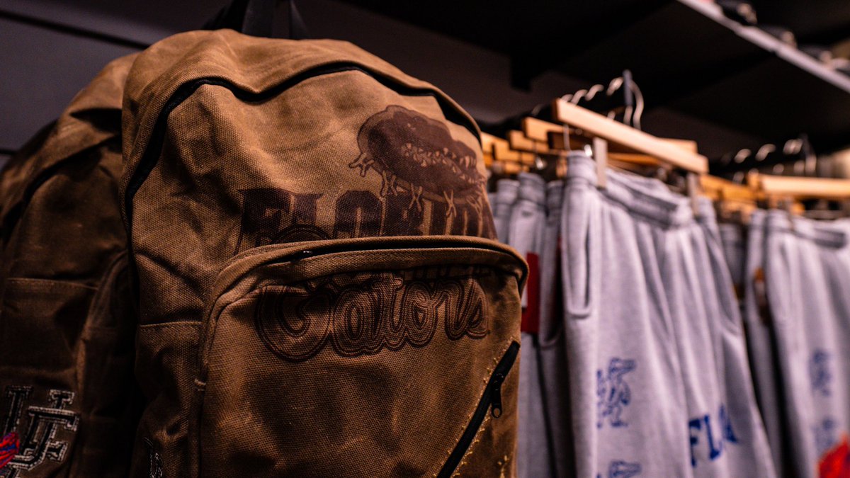FloridaGators's tweet photo. goosebumps over this collab🌵🐊 

Florida Gators x Cactus Jack🌵available now 👀

🔗 https://t.co/gyX6zjpscO https://t.co/qufWhiXbev