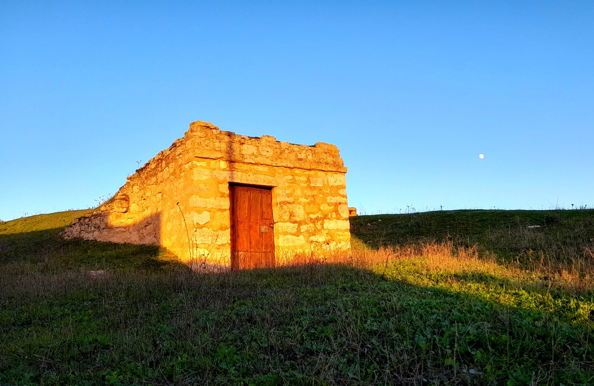 Pueblo muerto, alcalde tuerto

Antonio Saiz Muñoz

📞947 165 683

#CIR #CentroDeIniciativasRurales #LosBalbases #Rural #Alquiler  #Pueblo #CastillaYLeón #Balbases #Burgos #CYL #soydepueblo #Ocio #Turismo

Todos los derechos de la imagen pertenecen a Centro de Iniciativas Rurales.