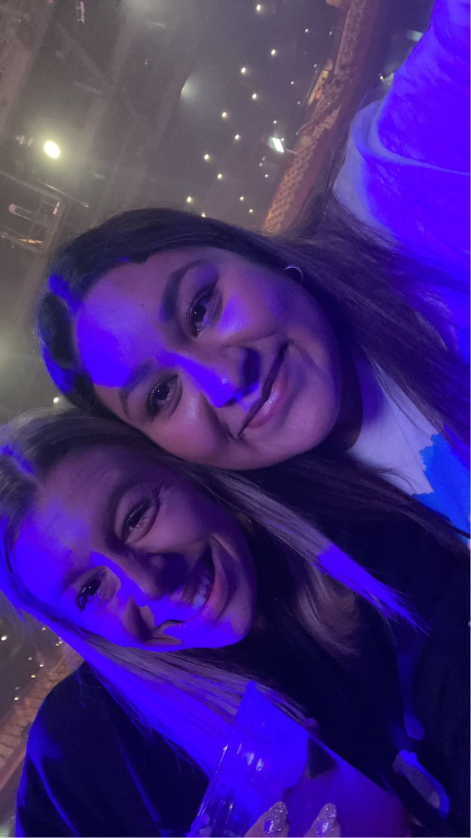 Addicted2Maslow's tweet image. Not enough pictures to explain how thankful I am for the memories and friends that @bigtimerush has given me. Happy BTR Day yall🩷