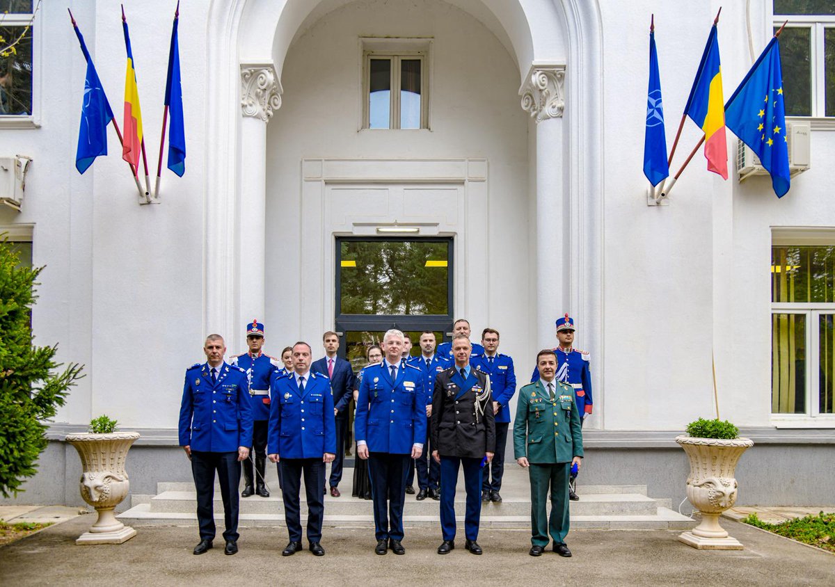 On occasion of the 174th anniversary of the Romanian Gendarmerie a delegation from #EUROGENDFOR composed by CDR Col. H Vroegh, DCDR Col. M Panfil and CofS Col. L Martín has paid a visit to Romania where they have been warmly welcomed by the Gen. Ins and authorities. #LexPaciferat