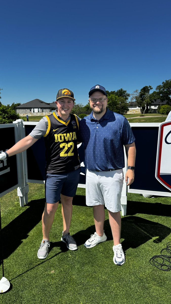 BarstoolTrent's tweet photo. GO HAWKS @BarstoolClassic https://t.co/Z88HyXDrsa