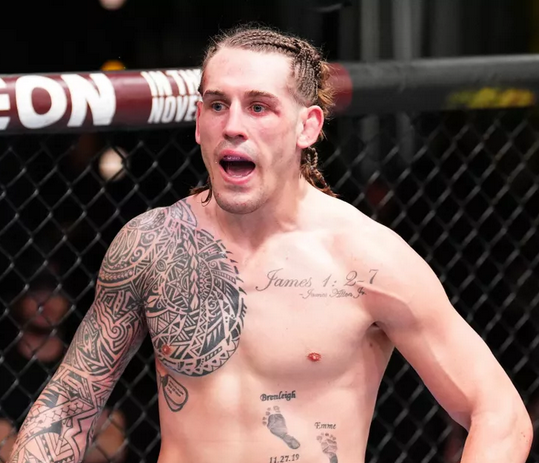 Brendan Allen Feels Pressure Ahead of Rematch with Chris Curtis at UFC Fight Night

Brendan Allen senses the weight of expectation as he prepares to face Chris Curtis in a high-stakes rematch at UFC Fight Night. #BrendanAllen #ChrisCurtis #UFCFightNight #Rematch #Pressure ..1/3