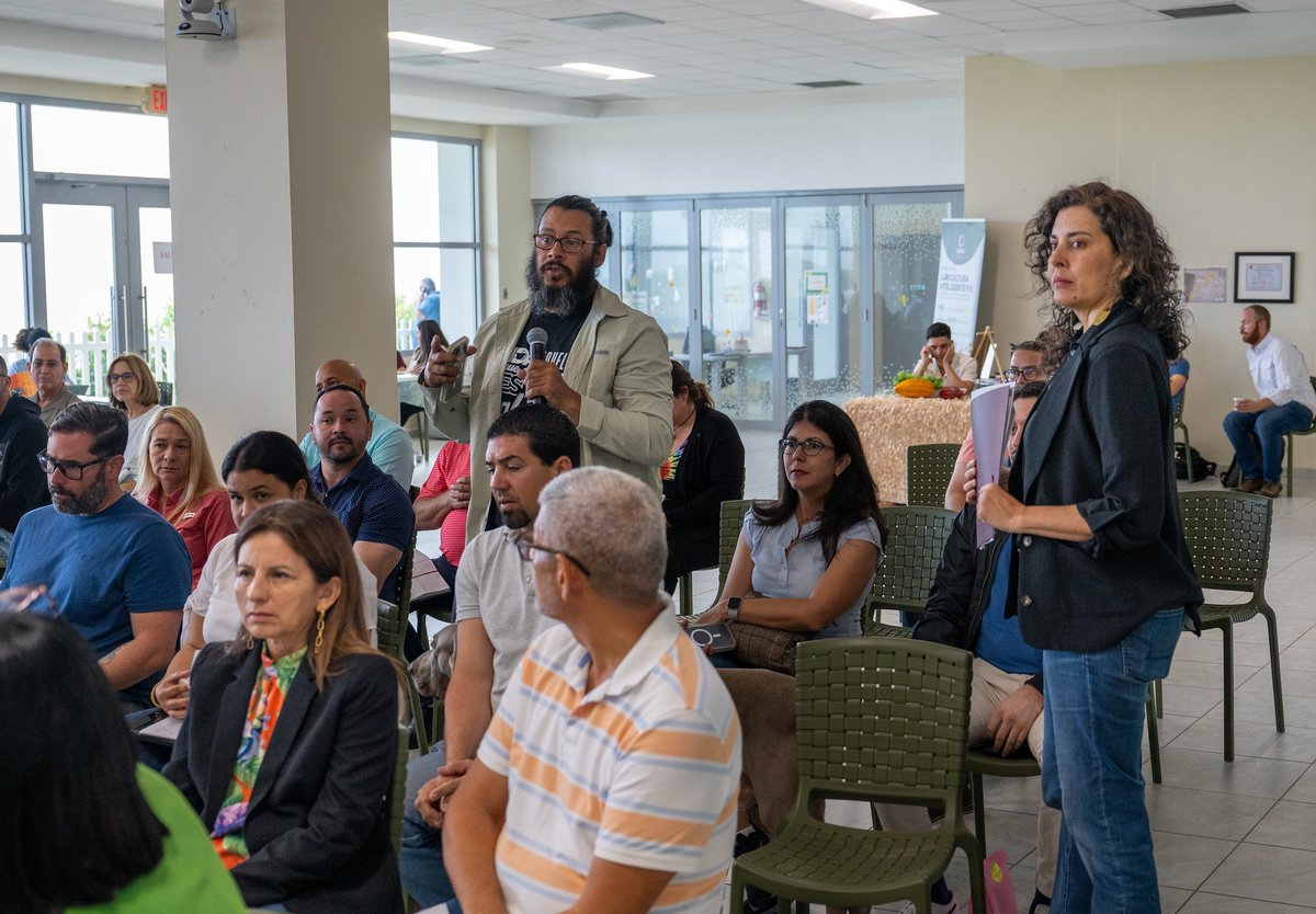 7th OneUSDA event held on March 21 at the Interamerican University of Arecibo.

The event agenda addressed a wide range of topics, from the history and genetics of cocoa to climate change and pests and diseases.