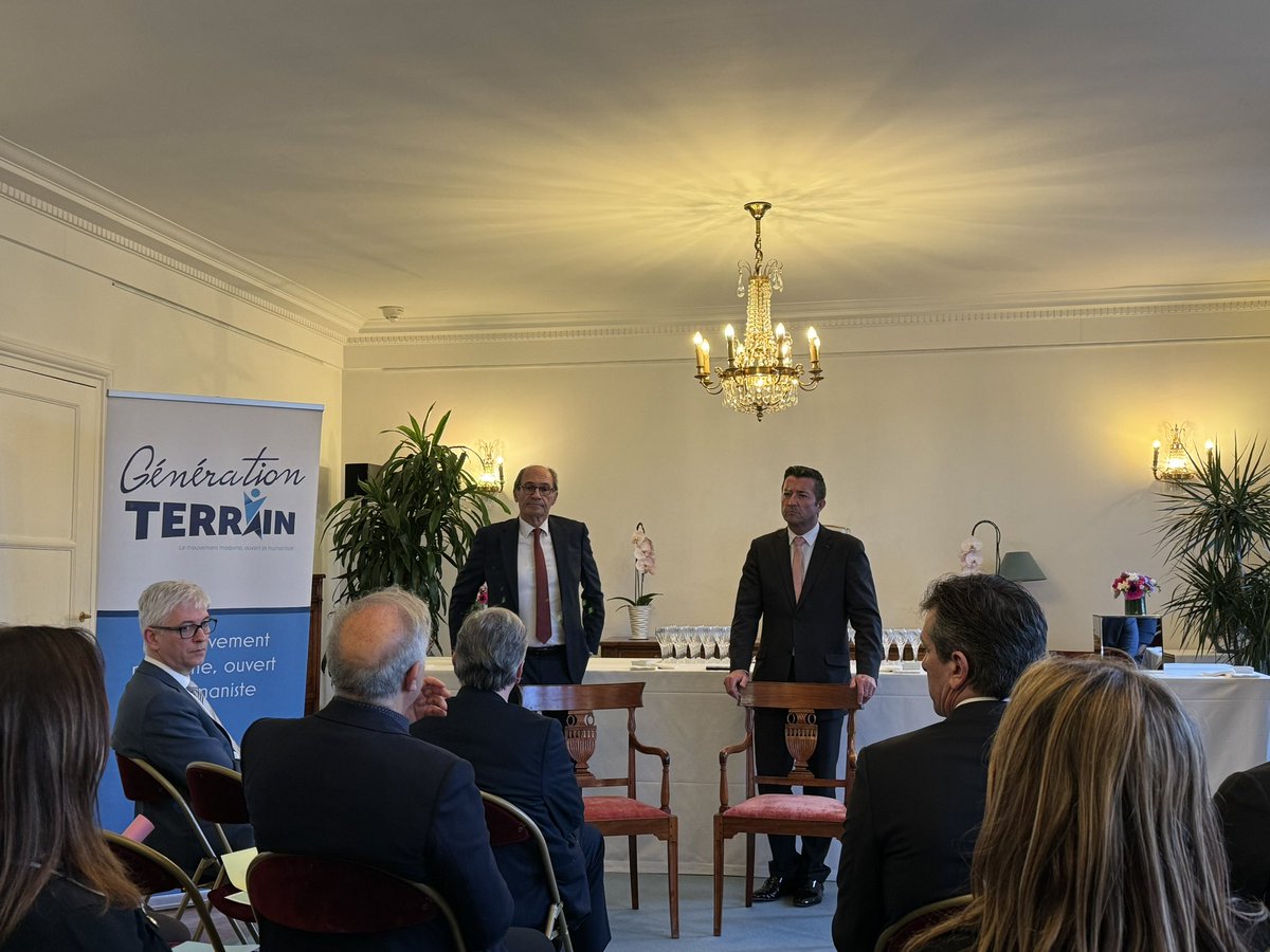 LaurentBrosse's tweet photo. Avec le mouvement d’élus Génération Terrain pour échanger avec le député @ericwoerth dans le cadre de sa mission sur la décentralisation. Il a notamment été question de logement, statut de l’élu local, fiscalité… M. Woerth rendra ses conclusions dans 1 mois. https://t.co/4ATqFhLwP5