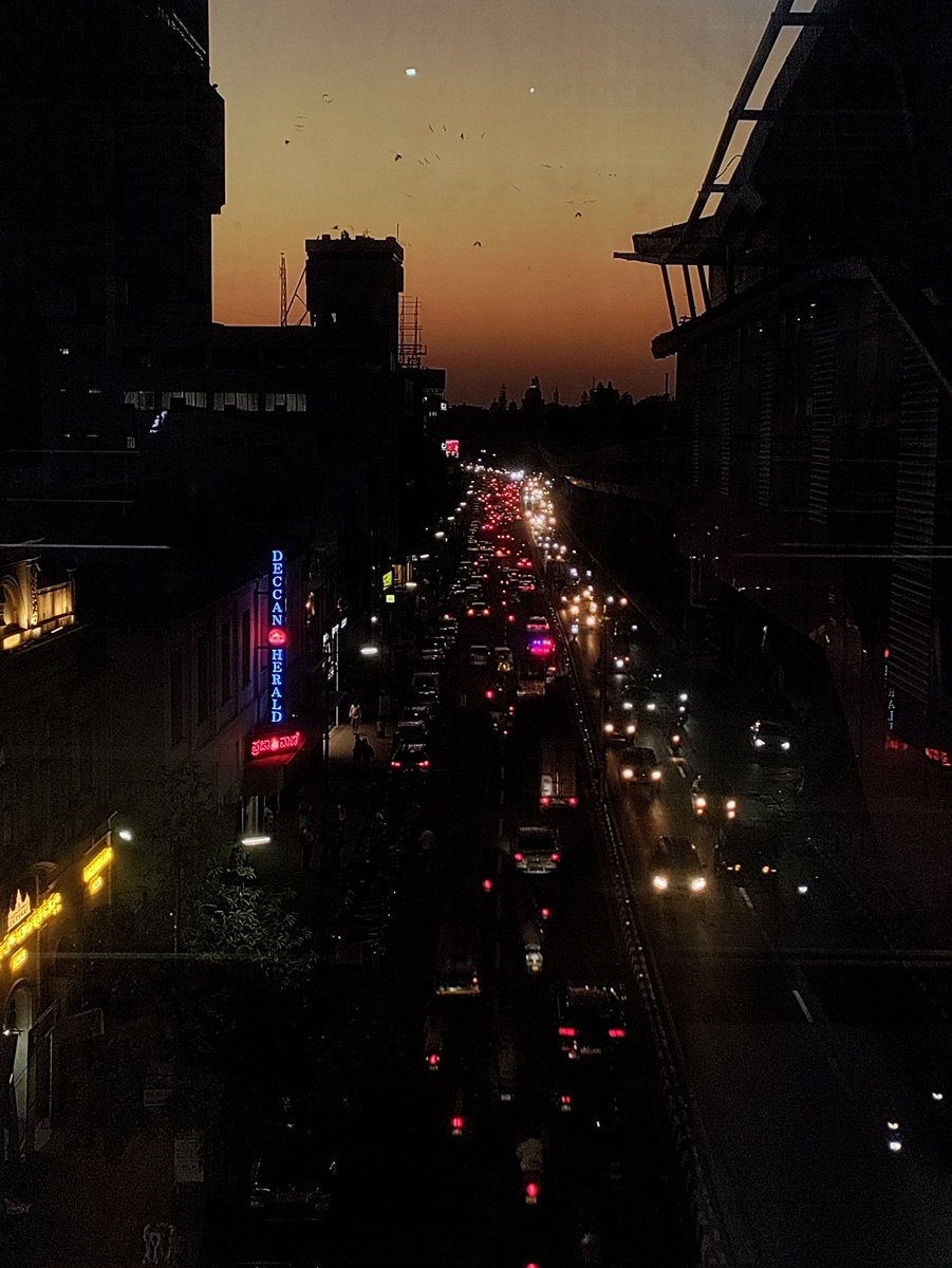 iampranati's tweet image. #MGRoad today looked like it was straight out of a #WongKarWai film

#citylights