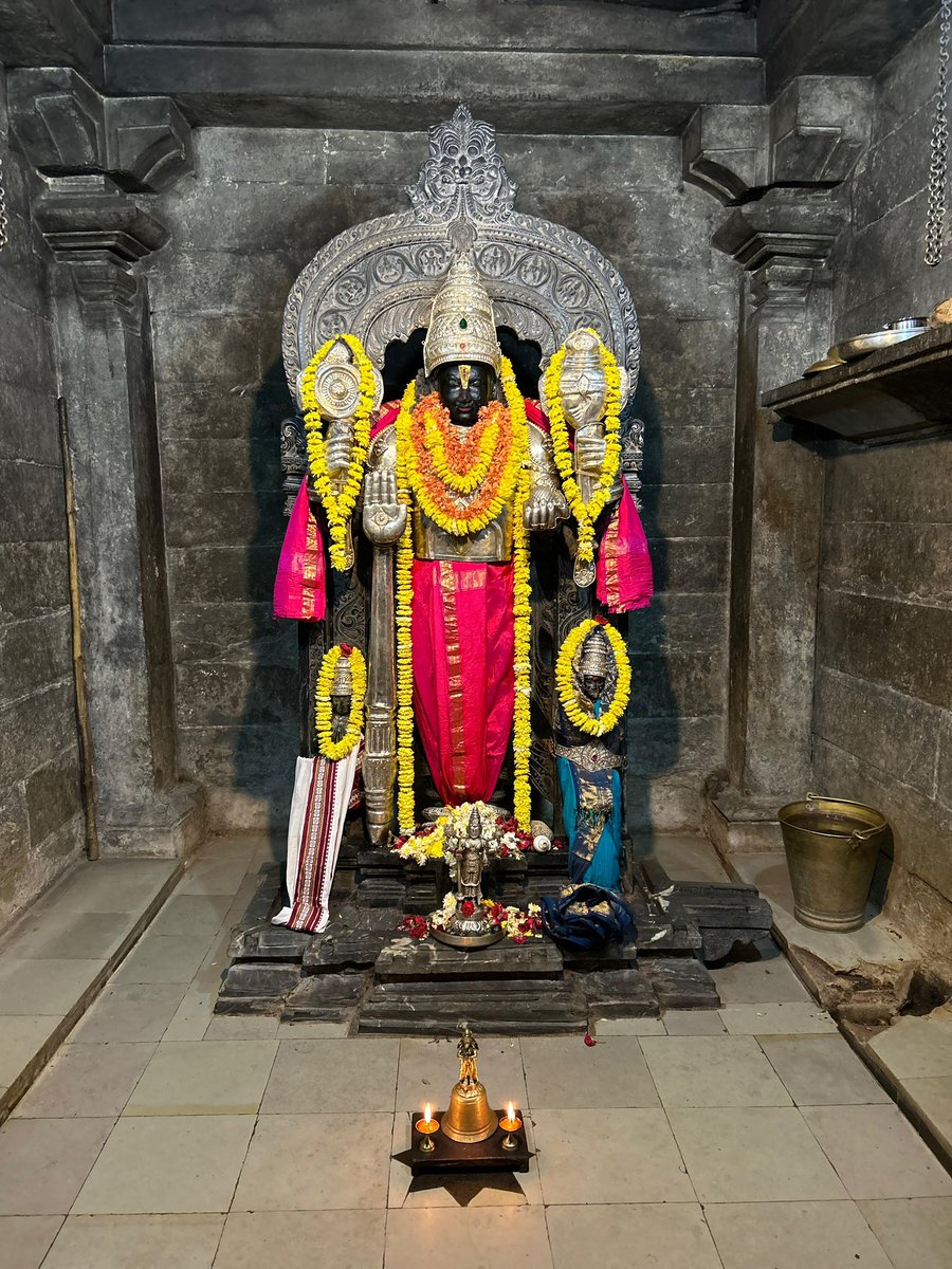 The beautiful and most generous God Shri Veeranarayana of Gadag…