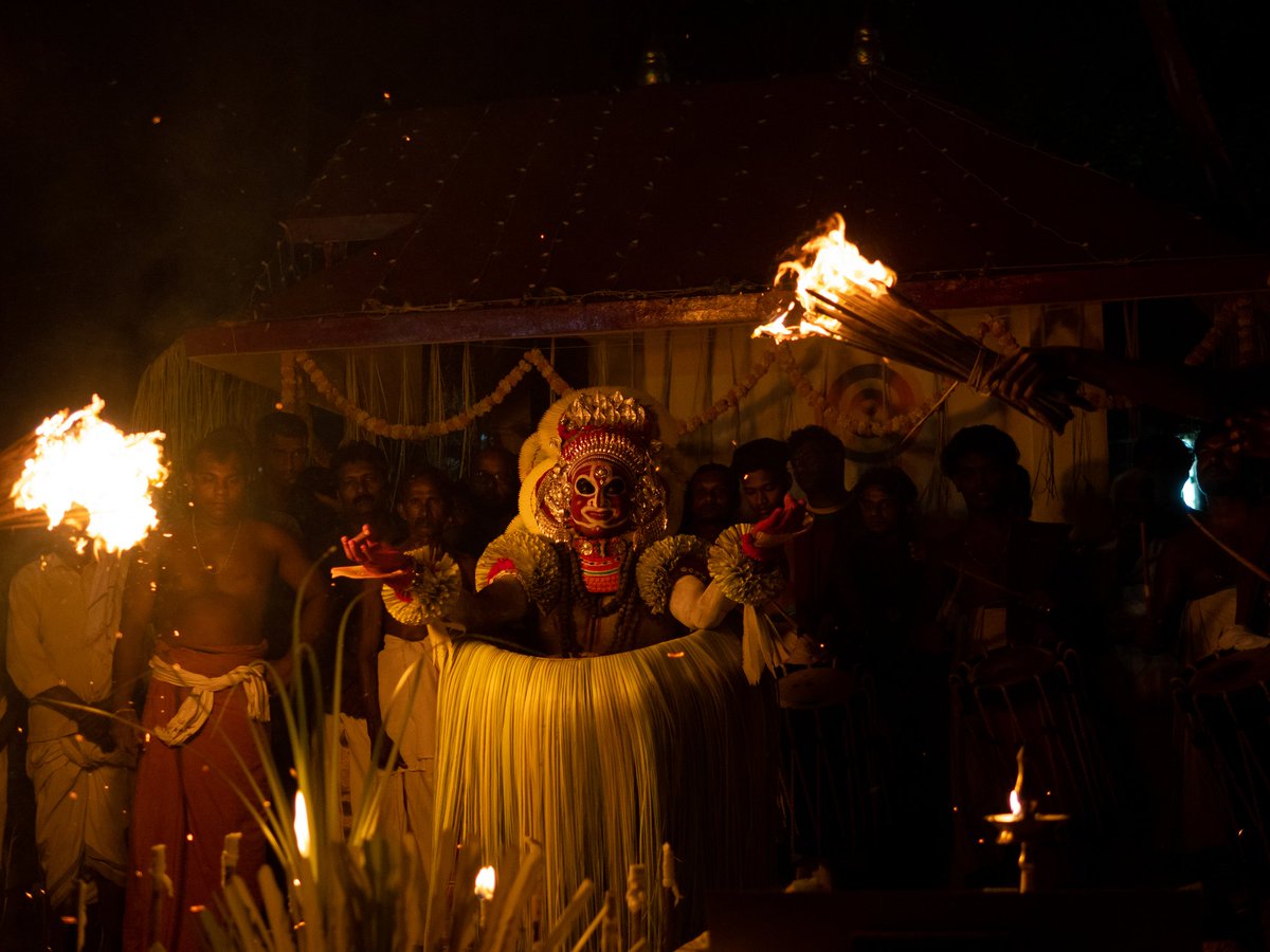 Hi all, here is my new listing of theyyam on #objkt please have a look.
objkt.com/tokens/KT1S1Q7…

#NFTArt #NFTsales #objktnft
