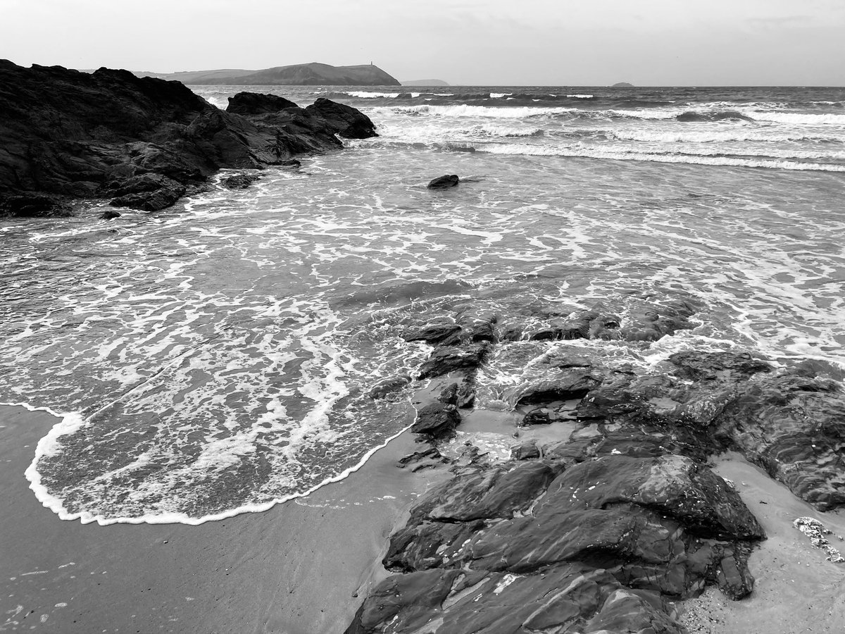 apauldouglas's tweet photo. Stepper Point, Trevose Head and Gulland Rock from Polzeath in a fresh southwesterly earlier today. https://t.co/7lFYQVzqEy