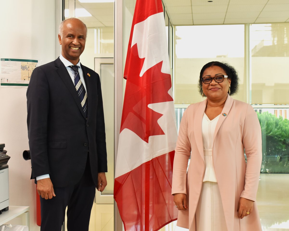 CanadainBenin's tweet image. We were honoured to welcome the Honourable Ahmed Hussen, Minister of International Development, to Benin! The visit was the opportunity to reiterated Canada's commitment to working in partnership with Benin for inclusive and sustainable development. 🇨🇦🇧🇯