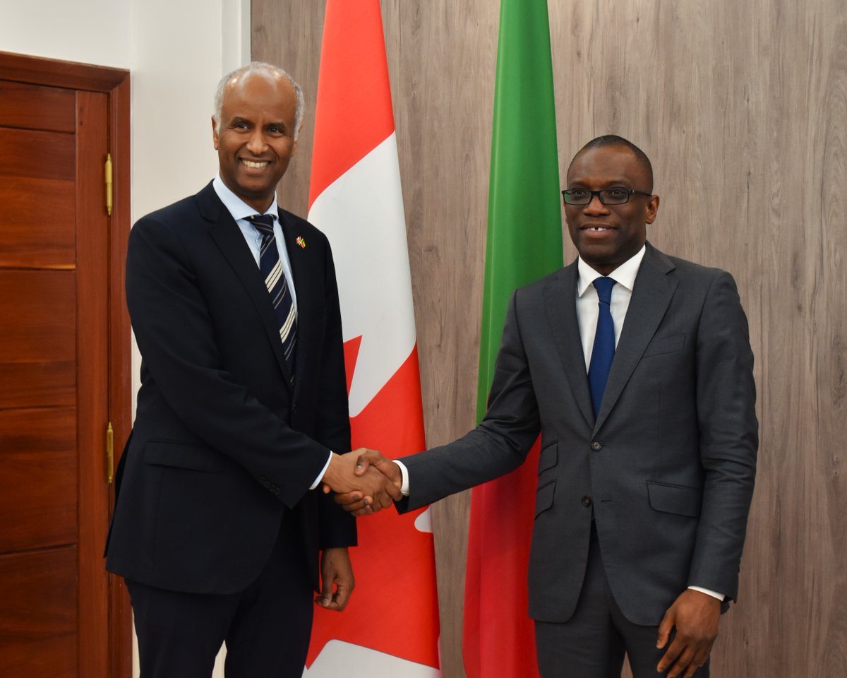 CanadainBenin's tweet image. We were honoured to welcome the Honourable Ahmed Hussen, Minister of International Development, to Benin! The visit was the opportunity to reiterated Canada's commitment to working in partnership with Benin for inclusive and sustainable development. 🇨🇦🇧🇯