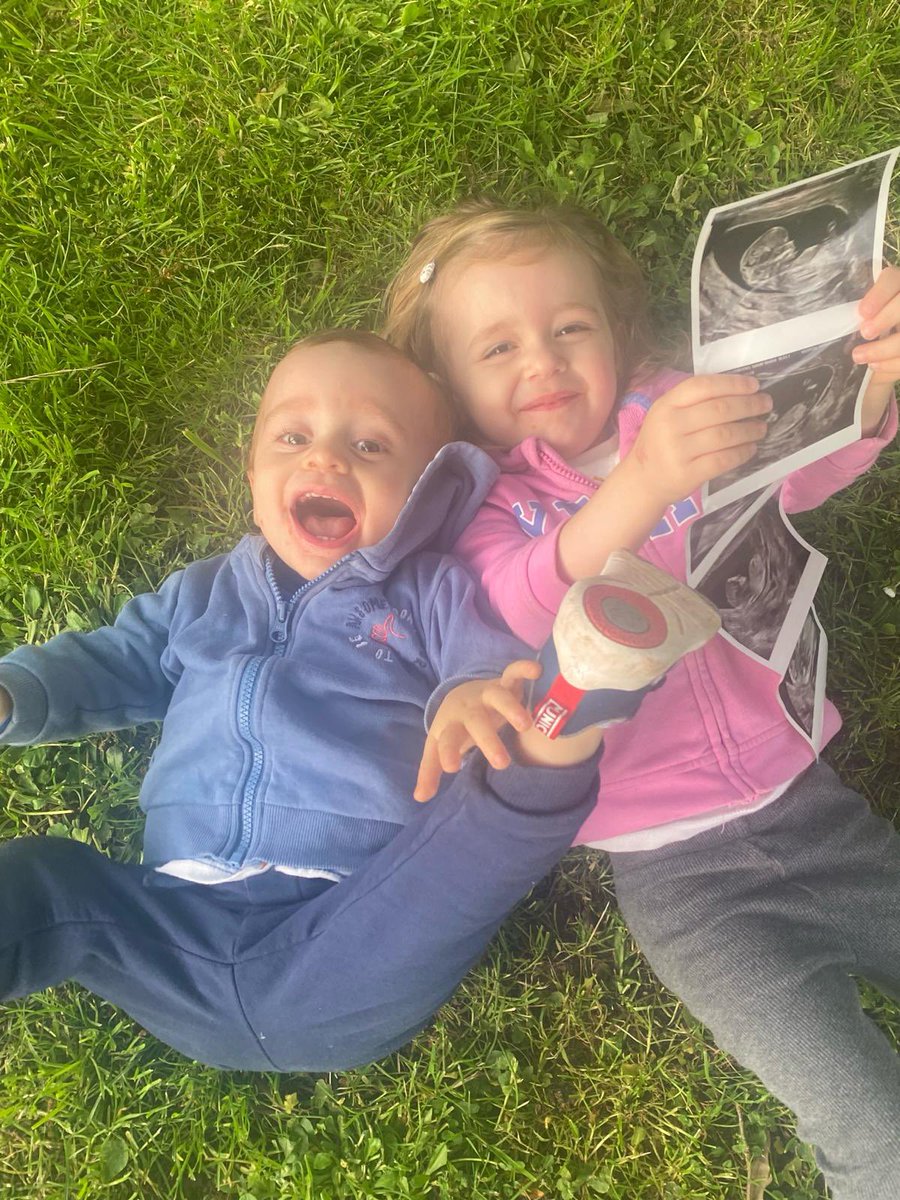 No hay dos sin tres!!
En Agosto llega Bruno para completar nuestra familia. 
No podemos estar más contentos!!