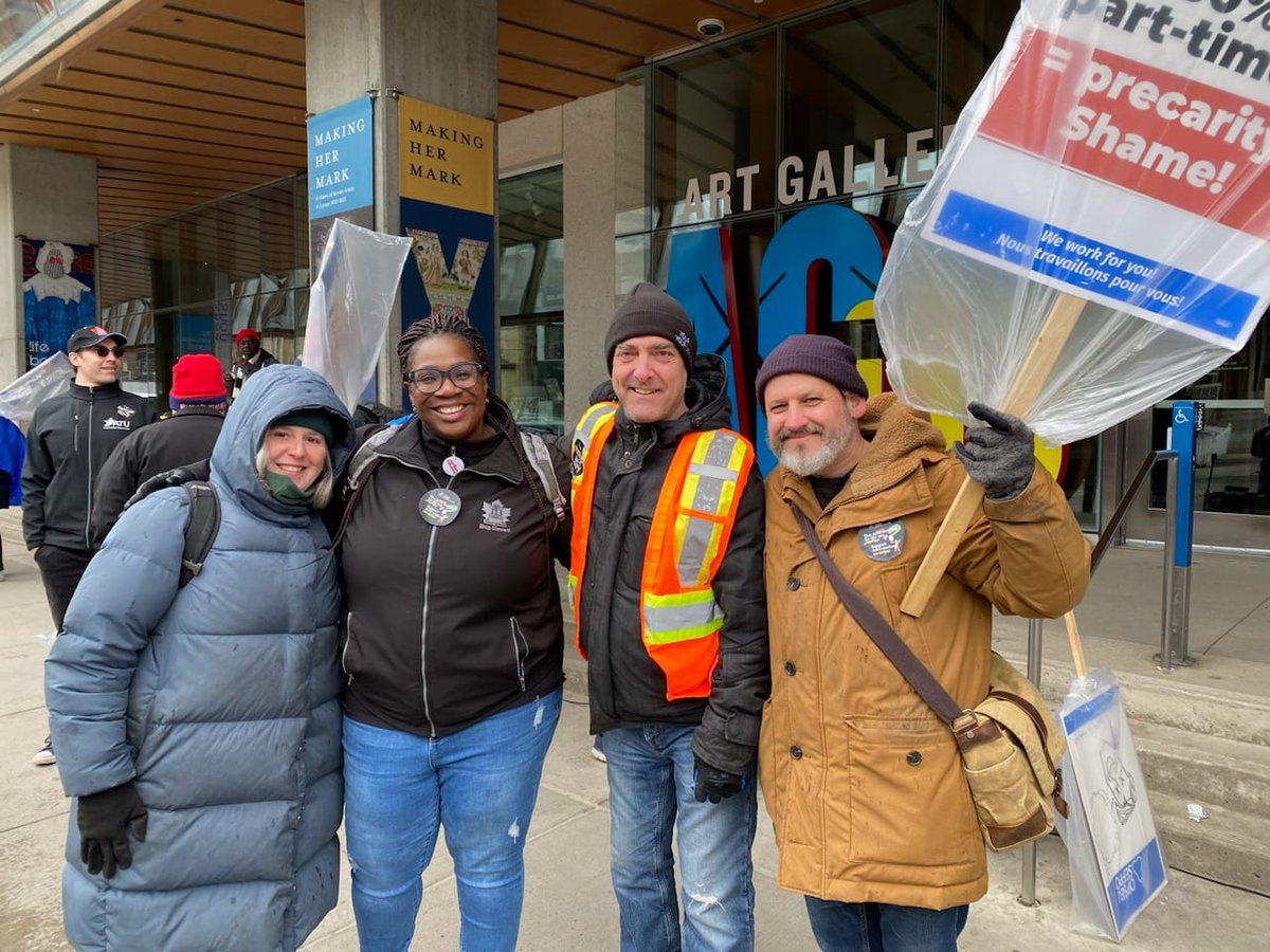 ATU Local 113 stands in solidarity with OPSEU/SEFPO Local 535, the workers of the Art Gallery of Ontario. Our members joined them on the picket line yesterday & continue to support them in their efforts to reach a fair agreement.