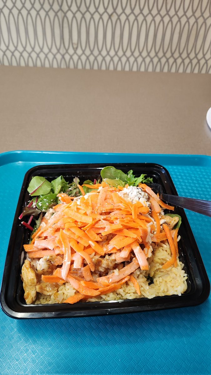 Garlic Honey Chicken Rice Bowl, Feta, Carrots, and Mixed Greens 😋🤤🥰 🍽 #foodie #foodielife #foodphotography #foodporn #foodgram #foodblog #foodblogger #foodiesofinstagram #foodpic #food #foodlover #foodies #foodpic #supportsmallbusiness #supportlocal 🍴💪