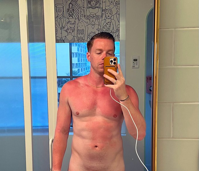 This time around, I’m on the hunt for more than just an uneven sunburn ?Tag your favorite FTL and MIA