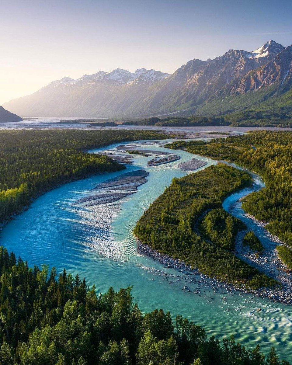 Start your day with positivity and let it illuminate your journey through the breathtaking landscapes of 📌 Tatshenshini-Alsek Park, Canada 🇨🇦 ! 🏞️🌄 🌿
📸 @taylorduncanphoto
#canada #usa #toronto #ontario #finesseholidays #australia #uk #love #photography #vancouver #nature