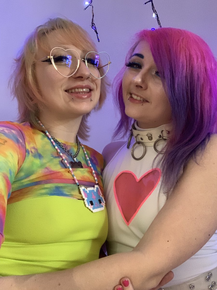 Emi toast tweet media